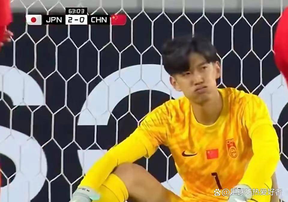 东亚杯-张玉宁失单刀国足0-2不敌日本遭两连败的简单介绍