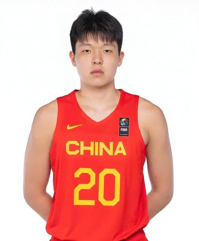杨瀚森给所有人留下深刻印象他是开拓者长期计划的简单介绍
