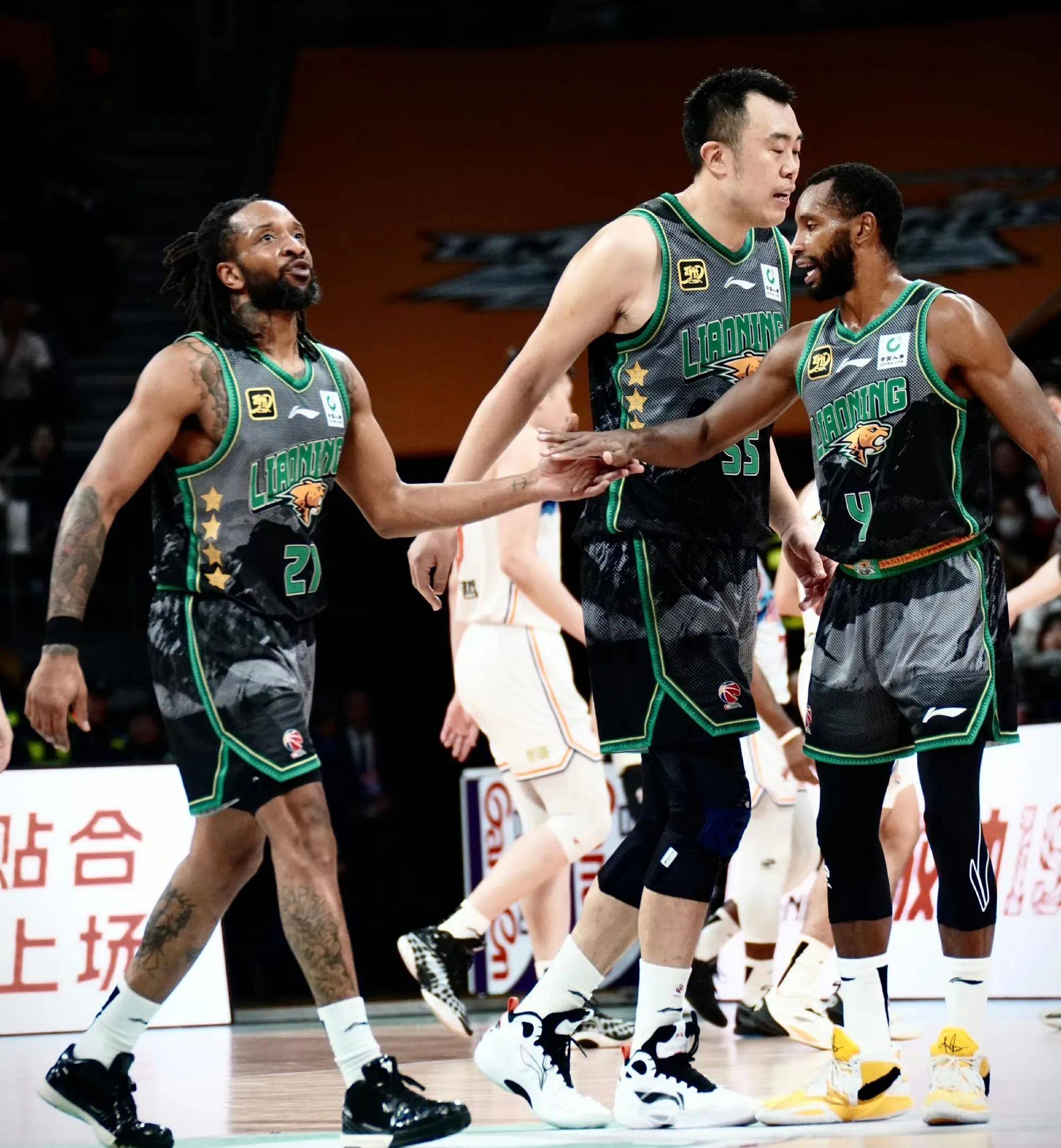 CBA外援优先续约权公示：浙江签约2人辽宁放弃弗格的简单介绍